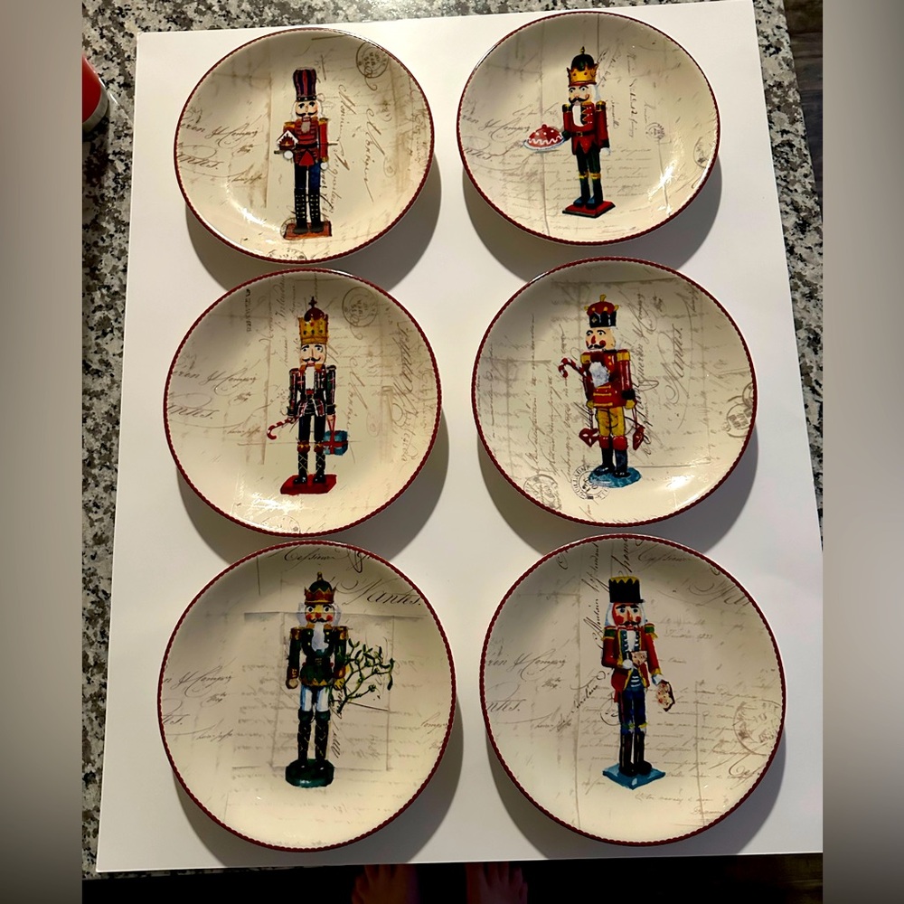 COPY - Williams Sonoma nutcracker lunch plates (set of 6)